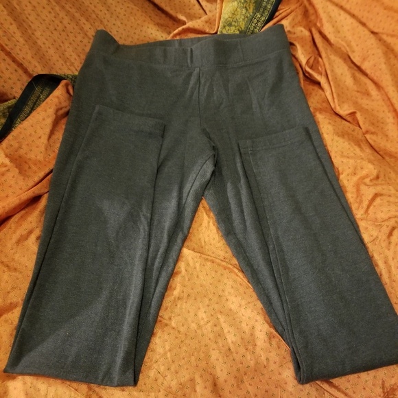 FREE WITH BUNDLE PURCHASE Aeropostale Leggings - Picture 2 of 5